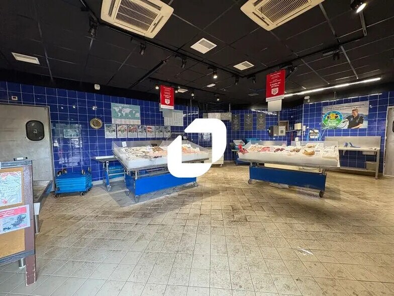 Local commercial dans Jouy-en-Josas à louer - Photo de l’immeuble – Image 2 sur 10