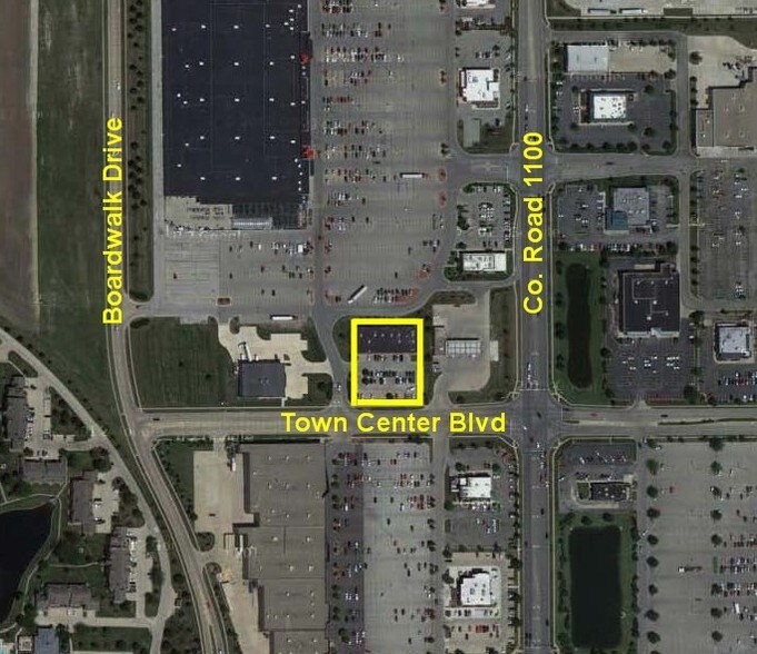 908-914 W Town Center Blvd, Champaign, IL à louer - Photo de l’immeuble – Image 2 sur 7