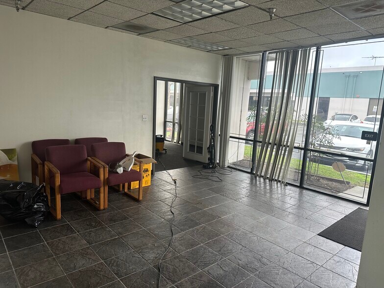 10742-10752 Noel St, Los Alamitos, CA à louer - Photo de l’immeuble – Image 2 sur 16