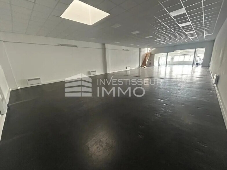 Industriel/Logistique dans SAINT-OUEN-L'AUMONE à louer - Photo de l’immeuble – Image 3 sur 5