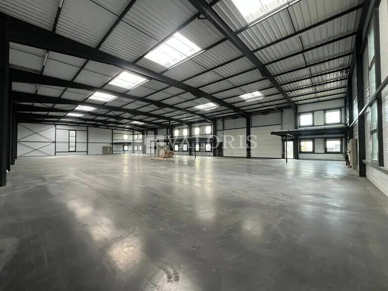 Local d’activités dans Villefranche-sur-Saône à louer - Photo intérieure – Image 3 sur 4