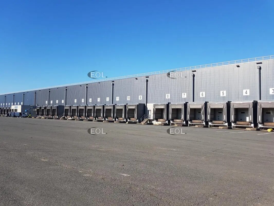 Industriel/Logistique dans Montceau-les-Mines à louer Photo de l’immeuble– Image 1 sur 10