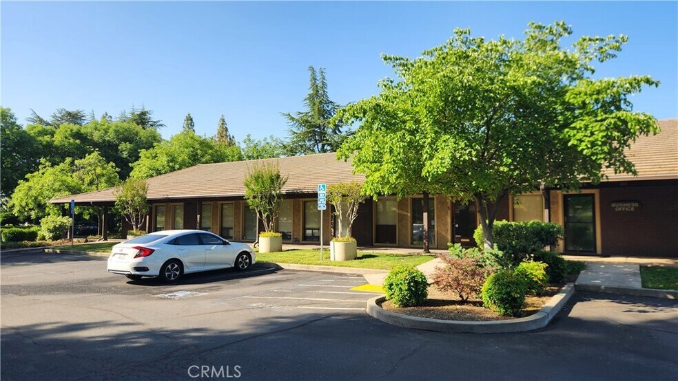 1370 Ridgewood Dr, Chico, CA à louer - Photo de l’immeuble – Image 3 sur 7