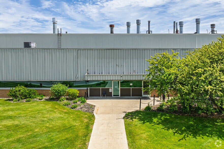 17423 W Jefferson Ave, Riverview, MI à vendre - Photo de l’immeuble – Image 2 sur 6