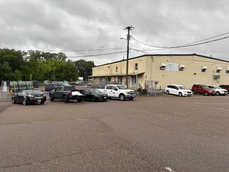 2948 Rice St, Little Canada, MN à louer - Photo de l’immeuble – Image 1 sur 16
