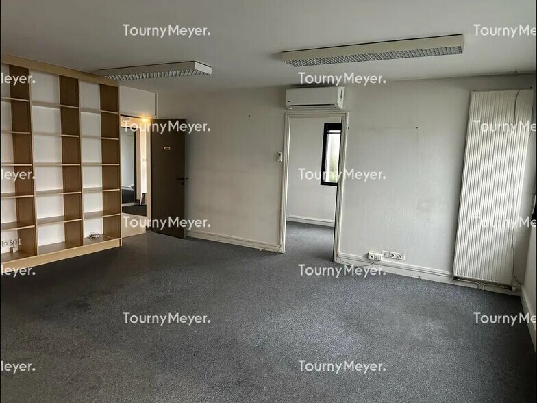 Local d’activités dans Orvault à louer - Photo de l’immeuble – Image 2 sur 6