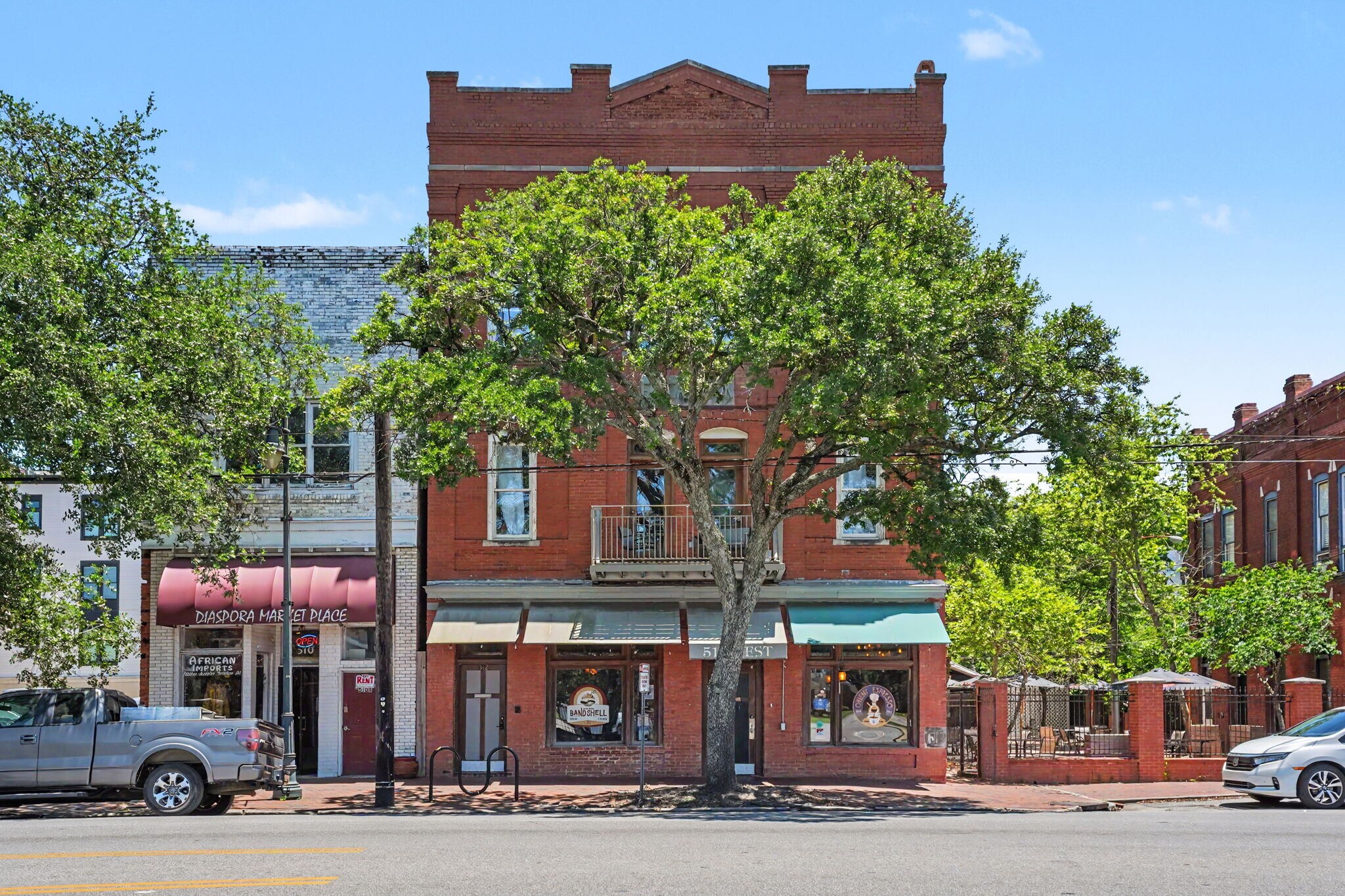 512-514 Martin Luther King Jr Blvd, Savannah, GA à louer Photo de l’immeuble– Image 1 sur 11