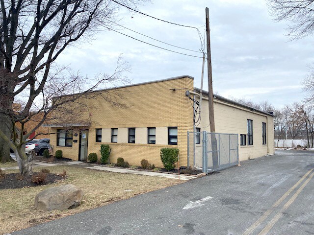 39 Commerce St, Springfield, NJ à vendre - Photo principale – Image 1 sur 3