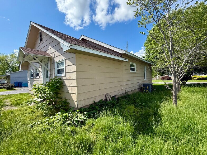 Multiple Investment Properties Auction portefeuille de 9 biens à vendre sur LoopNet.fr - Photo de l’immeuble – Image 3 sur 10