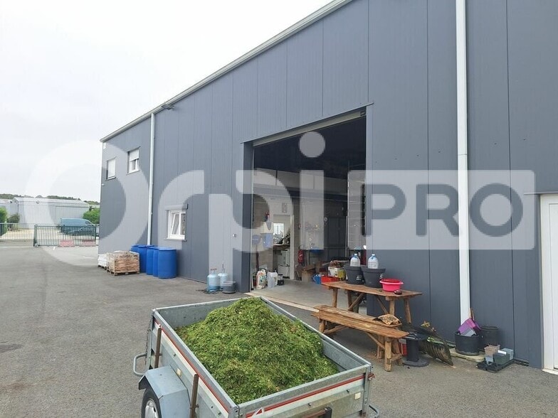 Local d'activités dans Crépy-en-Valois à vendre - Photo de l’immeuble – Image 3 sur 5