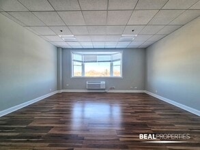 300-310 Happ Rd, Northfield, IL à louer Photo intérieure– Image 2 sur 6