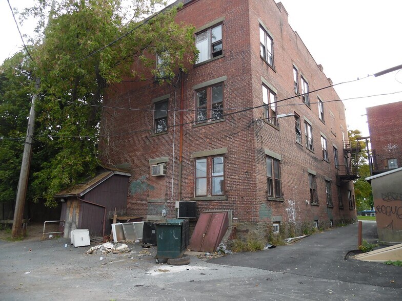 5 Bank St, Monticello, NY à vendre - Photo de l’immeuble – Image 2 sur 3