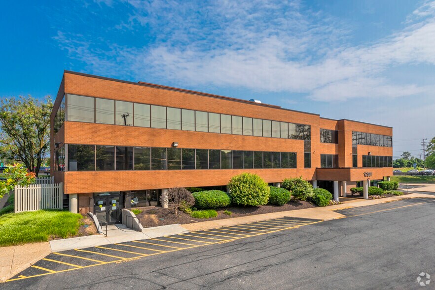 12301 Old Columbia Pike, Silver Spring, MD à louer - Photo de l’immeuble – Image 3 sur 4