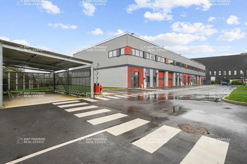 Local d’activités dans Corbeil-Essonnes à louer - Photo de l’immeuble – Image 1 sur 18