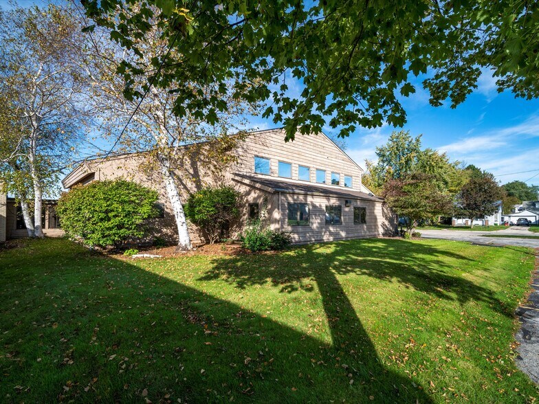 601 Buffalo St, Manitowoc, WI à louer - Photo de l’immeuble – Image 2 sur 10