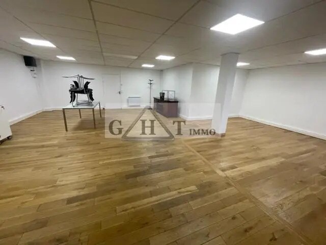 Bureau dans Fresnes à louer - Photo de l’immeuble – Image 2 sur 2