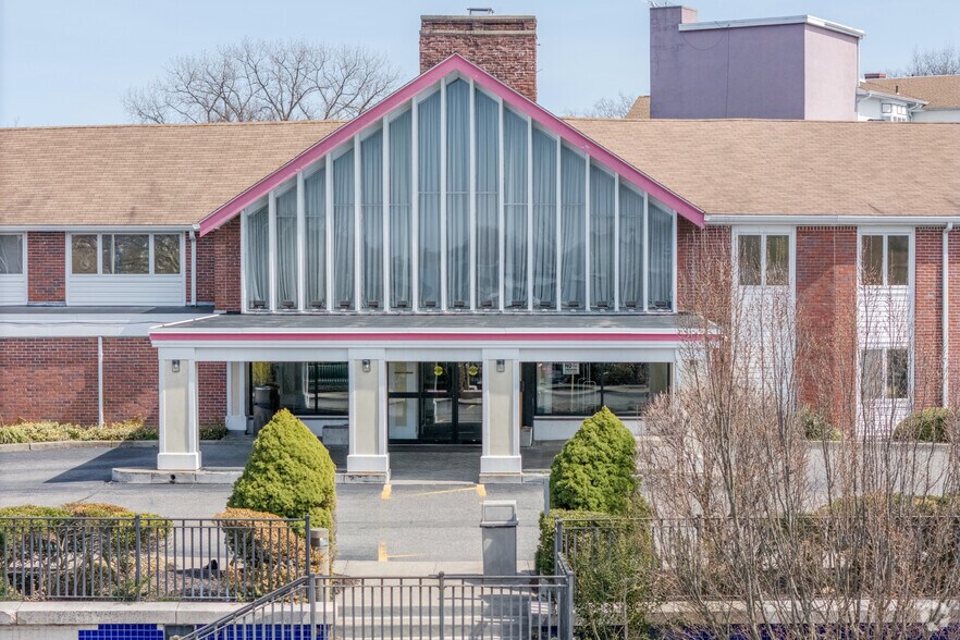 213 Taunton Ave, Seekonk, MA à vendre - Photo de l’immeuble – Image 1 sur 6