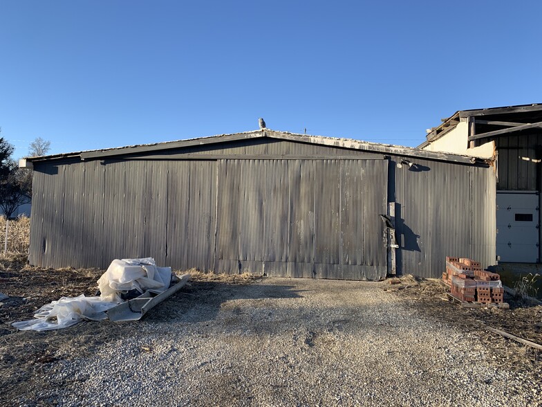 305 W Chestnut St, Bondville, IL à louer - Photo de l’immeuble – Image 2 sur 2