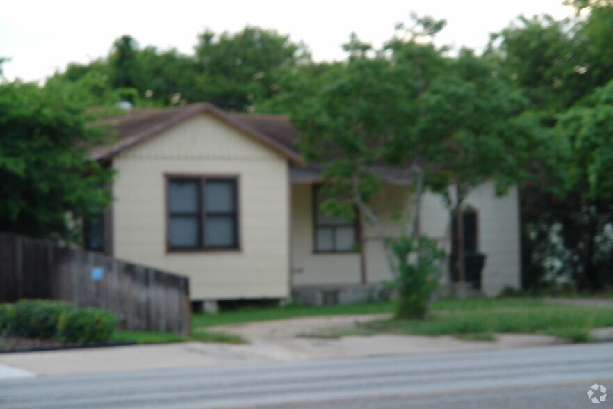 1005 Airline Rd, Corpus Christi, TX à louer - Photo de l’immeuble – Image 2 sur 21