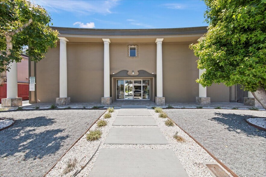 1442 Gordon St, Redwood City, CA à vendre - Photo de l’immeuble – Image 1 sur 8