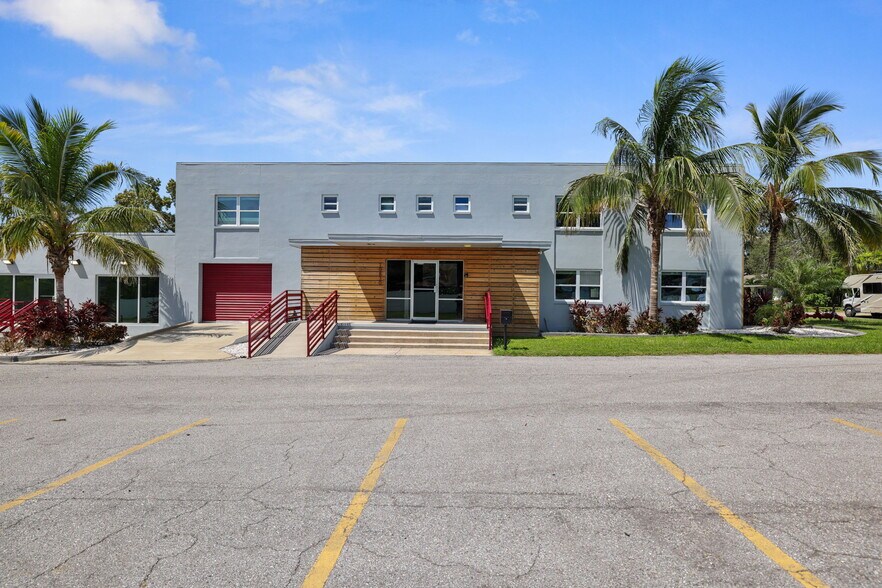 10830 Navajo Dr, Saint Petersburg, FL à vendre - Photo de l’immeuble – Image 3 sur 126