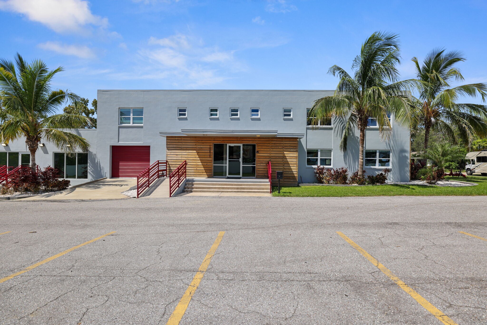 10830 Navajo Dr, Saint Petersburg, FL à vendre Photo de l’immeuble– Image 1 sur 127