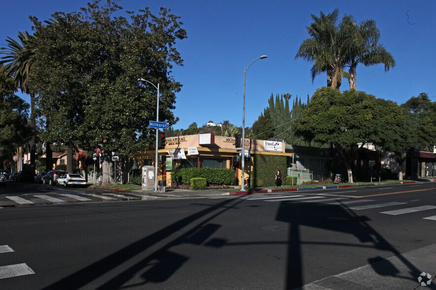 2101-2107 Hillhurst Ave, Los Angeles, CA à vendre - Photo de l’immeuble – Image 2 sur 3