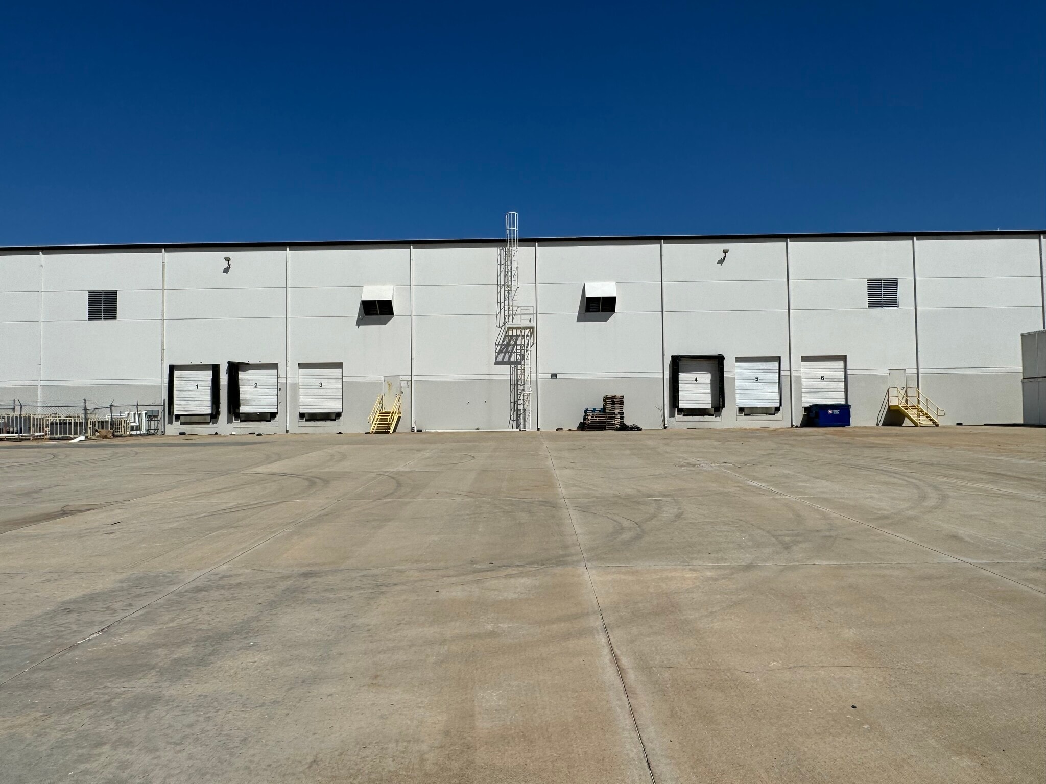 6601 S Air Depot Blvd, Oklahoma City, OK à louer Photo de l’immeuble– Image 1 sur 4