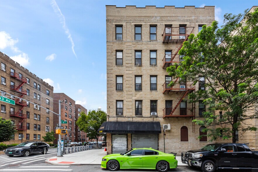 3949 43rd Ave, Sunnyside, NY à louer - Photo de l’immeuble – Image 3 sur 5