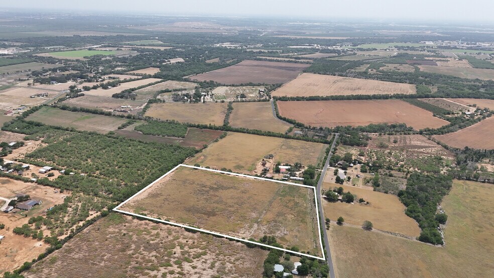 10945 Dillon Rd, Atascosa, TX à vendre - Photo de l’immeuble – Image 3 sur 17