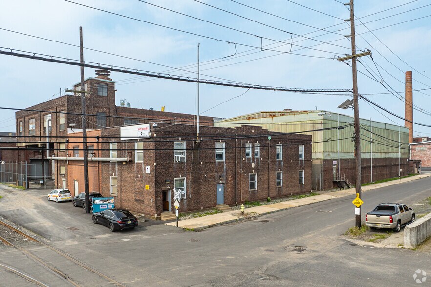300 Jefferson St, Camden, NJ à vendre - Photo de l’immeuble – Image 1 sur 10