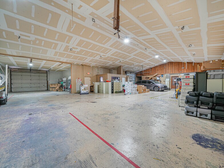 112 N Poplar Ave, Sanford, FL à louer - Photo de l’immeuble – Image 2 sur 14