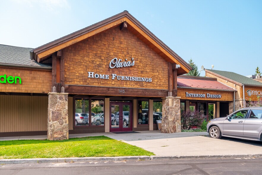 225 Anglers Dr, Steamboat Springs, CO à louer - Photo de l’immeuble – Image 2 sur 12