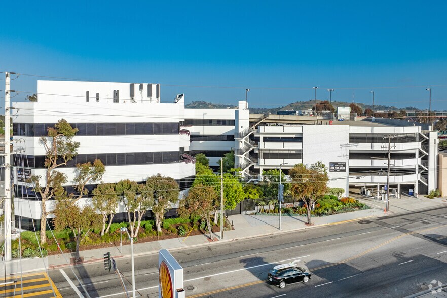 3000 S Robertson Blvd, Los Angeles, CA à vendre - Photo principale – Image 1 sur 62