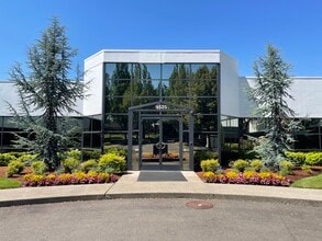 9700-9746 SW Nimbus Ave, Beaverton, OR à louer Photo de l’immeuble– Image 1 sur 2