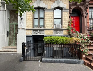 Plus de détails pour 245 E 13th St, New York, NY - Local commercial à louer