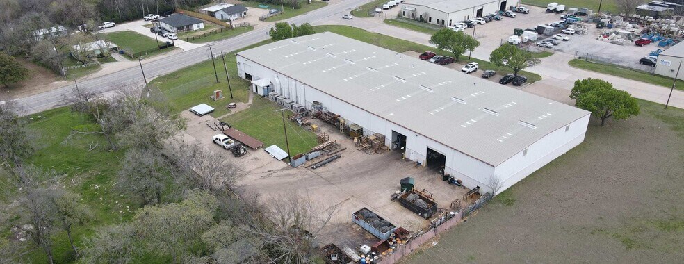 300 Industrial Blvd, Mansfield, TX à vendre - Photo de l’immeuble – Image 3 sur 5