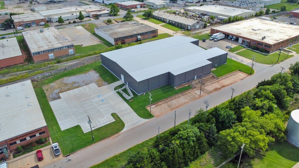 200 NE 34th St, Oklahoma City, OK à louer - Photo de l’immeuble – Image 3 sur 7