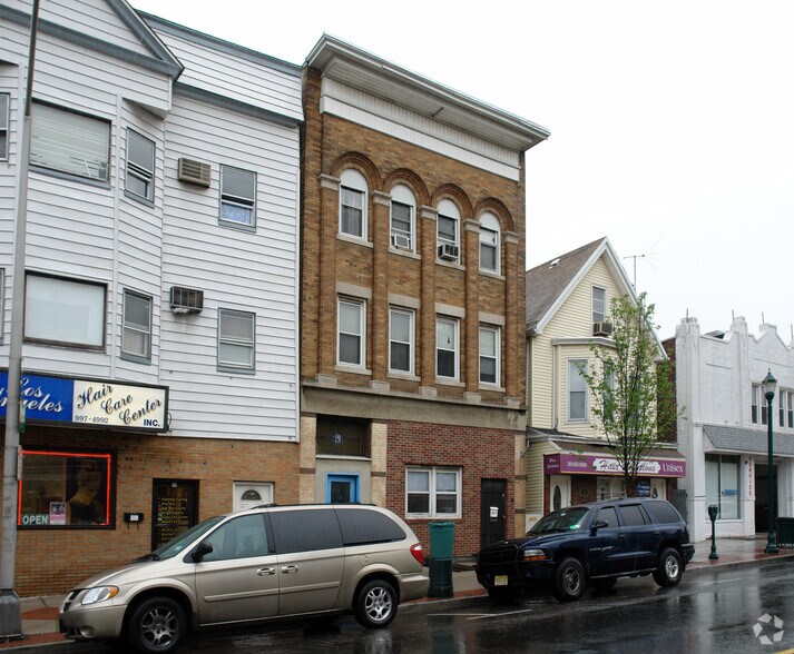 19 Kearny Ave, Kearny, NJ à vendre - Photo principale – Image 1 sur 4