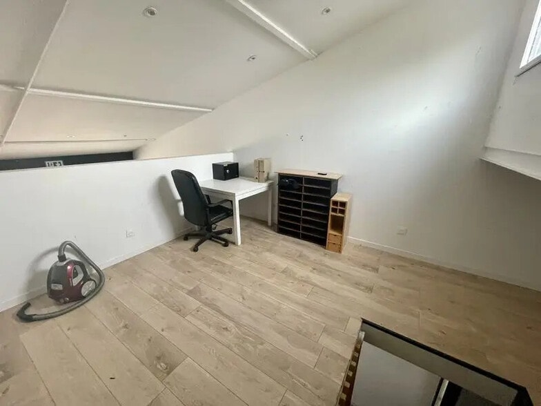 Local commercial dans Franqueville-Saint-Pierre à vendre - Photo de l’immeuble – Image 3 sur 8