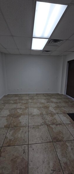 1161 Sun Century Rd, Naples, FL à louer - Photo intérieure – Image 2 sur 8