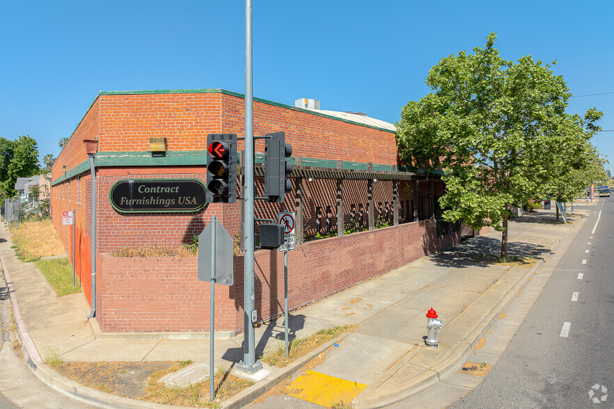 3258 Stockton Blvd, Sacramento, CA à vendre - Photo de l’immeuble – Image 3 sur 11