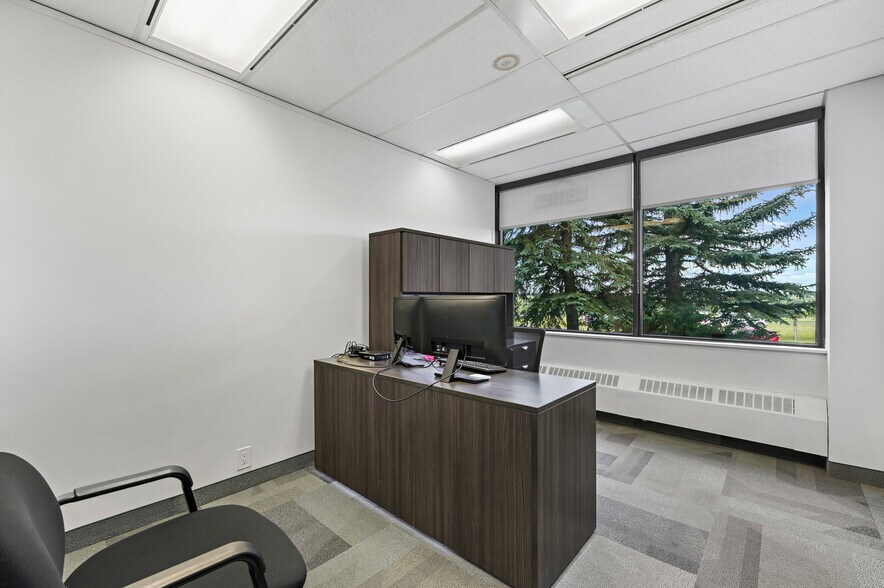 2816 11th St NE, Calgary, AB à vendre - Photo de l’immeuble – Image 3 sur 11