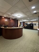 2200 Fletcher Ave, Fort Lee, NJ à louer Photo intérieure– Image 2 sur 16