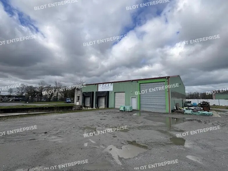 Local d'activités dans Louisfert à vendre - Photo de l’immeuble – Image 2 sur 11