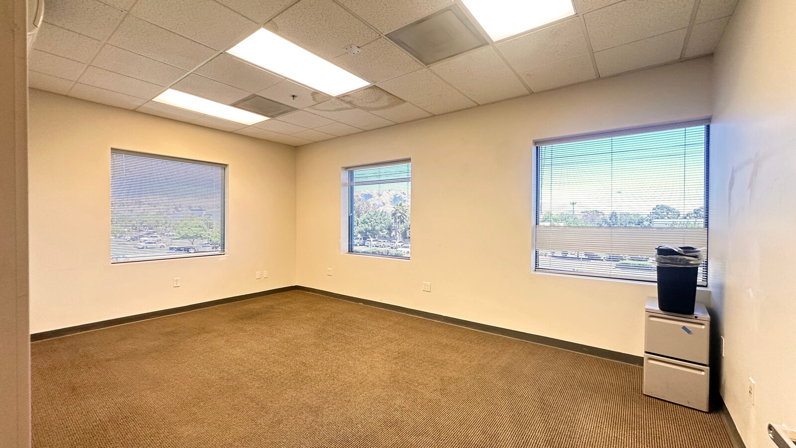 4580 Auto Mall Pky, Fremont, CA 94538 - Lot 200 - - Photo intérieure - Image 2 of 6