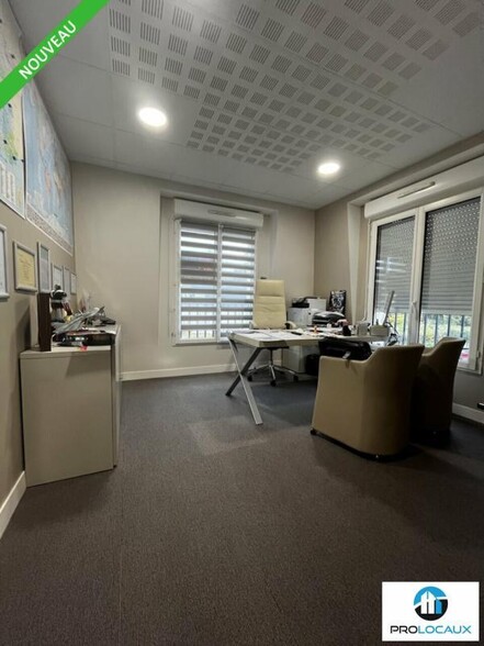Bureau dans Vineuil-Saint-Firmin à vendre - Photo intérieure – Image 2 sur 5