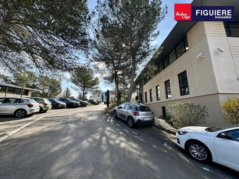 1330 Avenue Jean-René Guillibert Gautier De La Lauzière, Aix-en-Provence à louer - Photo de l’immeuble – Image 1 sur 11