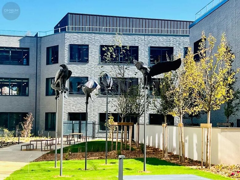 Bureau dans Villeurbanne à louer - Photo de l’immeuble – Image 1 sur 27