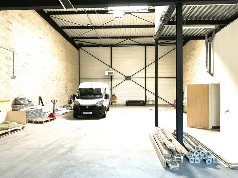 Bureau dans Villebon-sur-Yvette à louer - Photo de l’immeuble – Image 3 sur 9